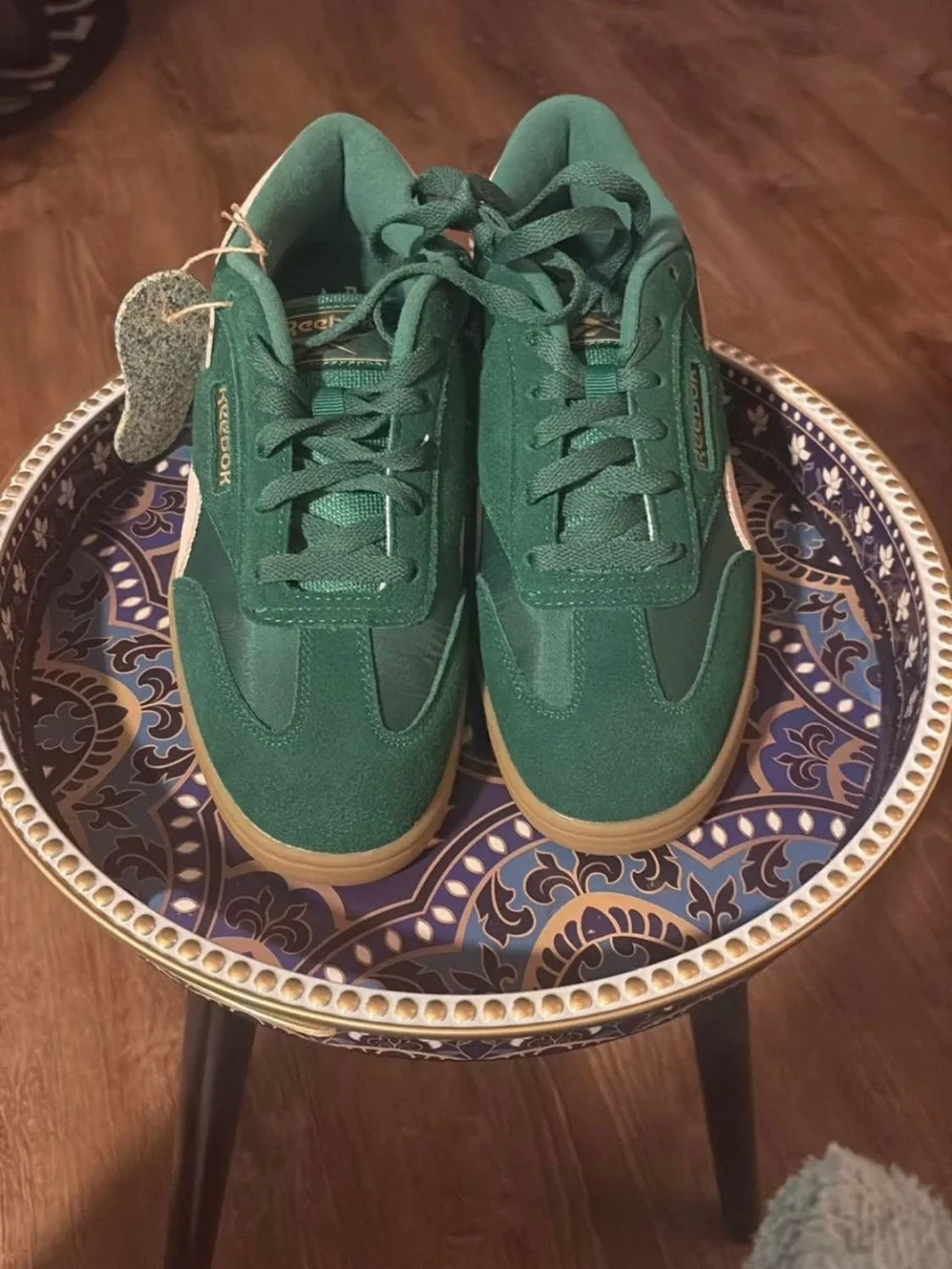 Reebok Green Suede Low-Top Sneakers with White Accents Womans Size 8.5